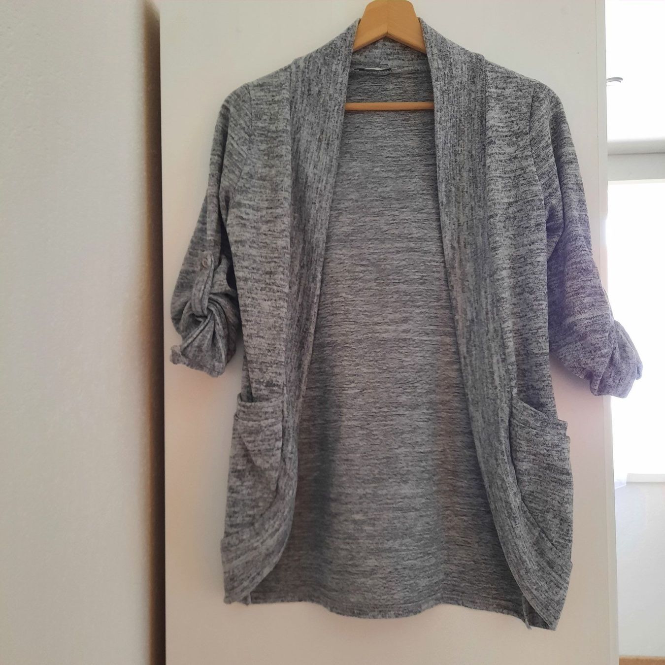 Giacche: Damen Strickjacke, grau, Gr. S – Usato da Sisseln AG venduto da Tropea4334