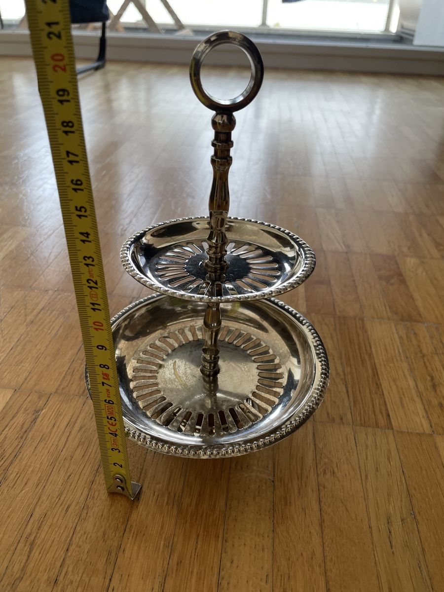 Servierplatten: 2 Tier Serving Stand Silver Plated Metal – Gebraucht aus Neuchatel von shi_9fzw 1
