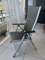 2 Klappstühle aus Polyrattan mit verstellbarer Rückenlehne