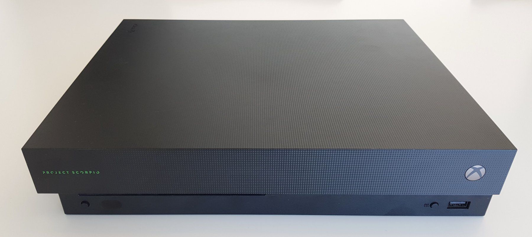Microsoft Console: Microsoft Xbox One X Project Scorpio Edition – Usato da Oberglatt ZH venduto da jawormmx 1