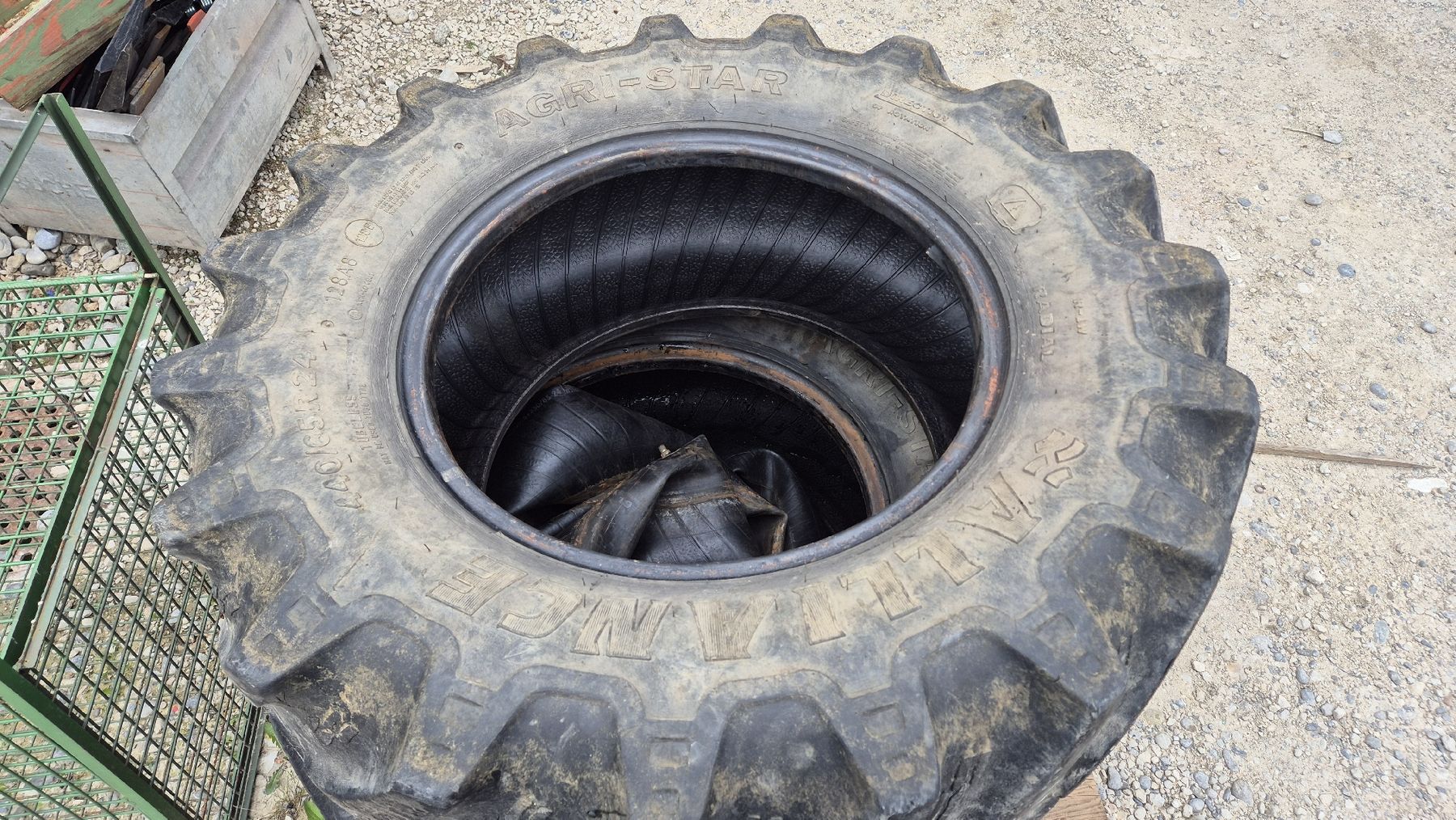 Trattori: Reifen Traktor 440/65R24 – Usato da Schneisingen venduto da hansschweri 1
