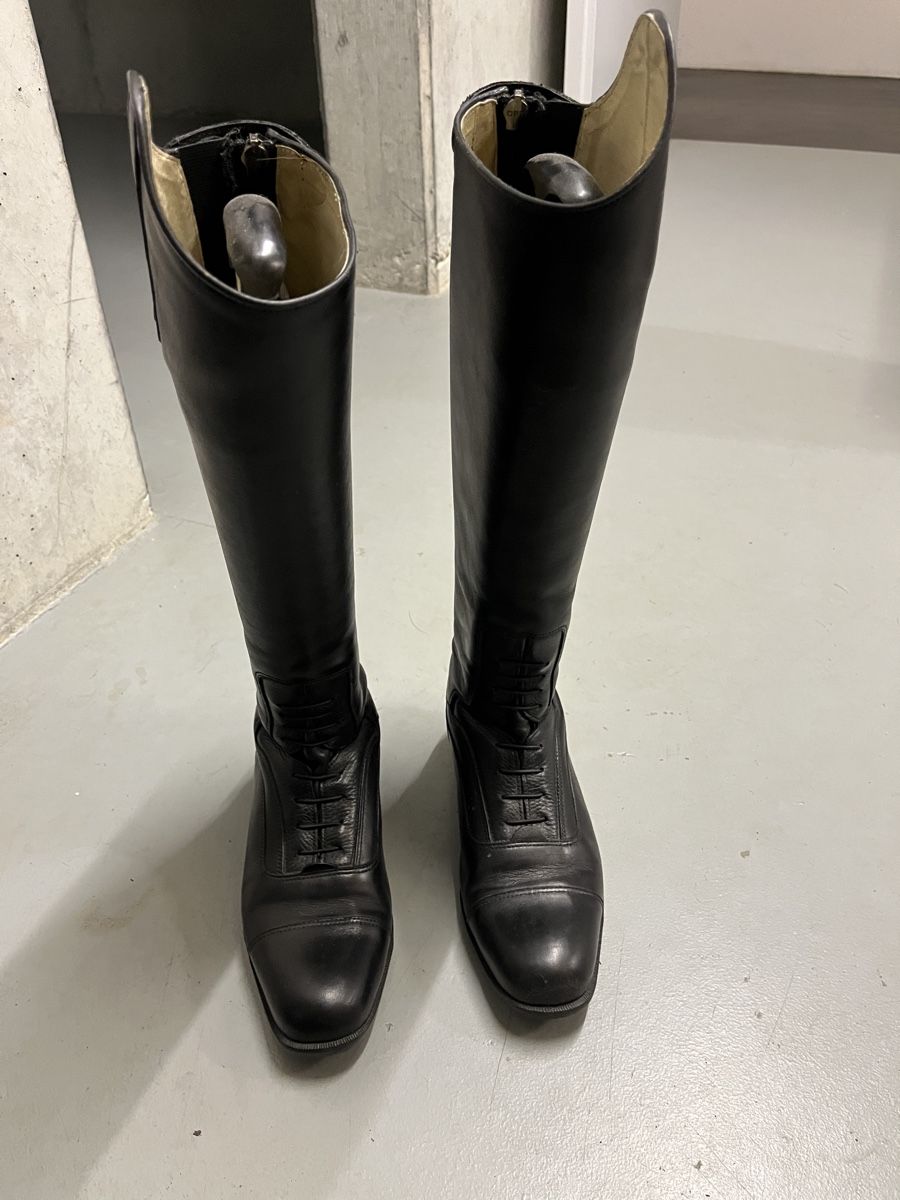 Scarpe da donna: Reitstiefel Milano schwarz Gr. 42 – Usato da Sumiswald venduto da resle