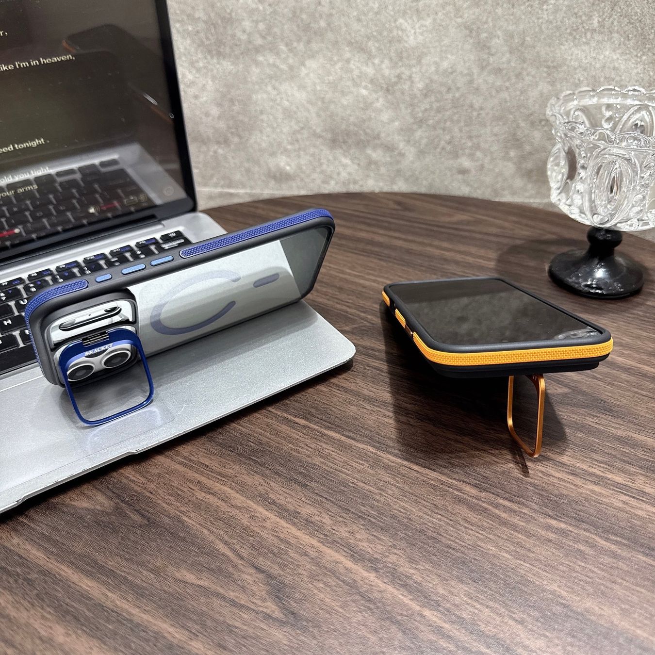 Apple Cover & Protezioni schermo: Apple iPhone MagSafe Hülle mit Kameraschutz & Ständer – Nuovo (secondo la descrizione) da Turgi venduto da JULIEKAUF 3