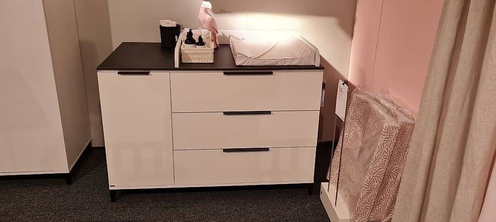 Cassettiere: Commode pour bébé, Pfister, neuve – Usato da St-Sulpice VD venduto da GT3RS