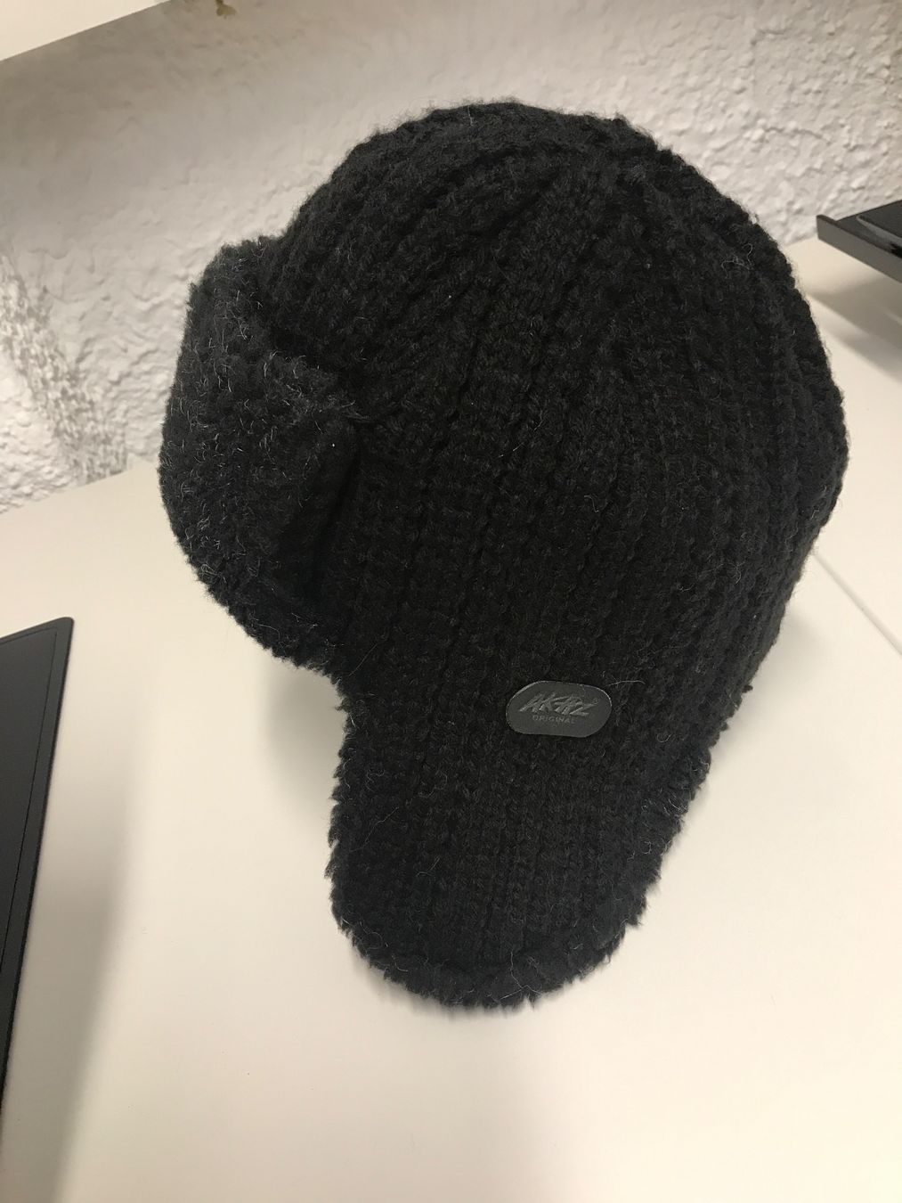 Copricapi, berretti & cappellini: Stylische schwarze warme Mütze – Usato da St. Margrethen SG venduto da kellenbh 1