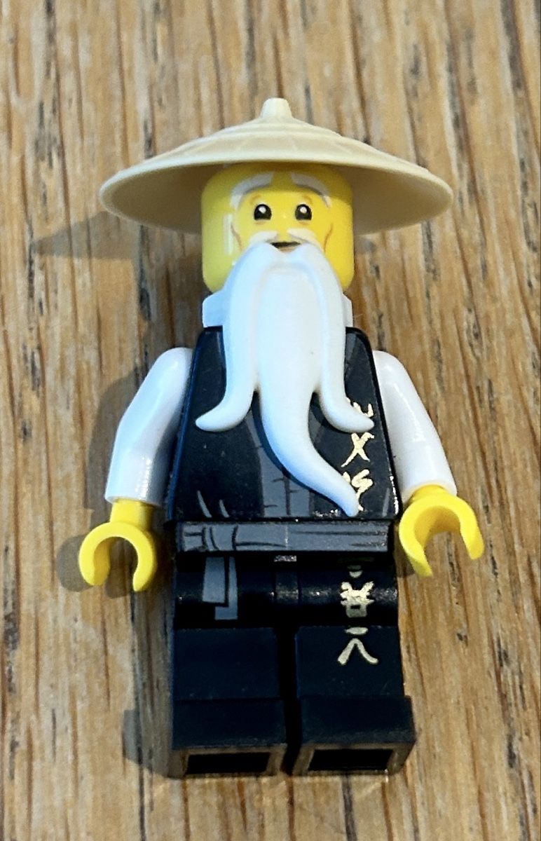 Lego Statuette: Lego Ninjago Sensei Wu – Usato da Burgdorf venduto da Littlebricksplanet