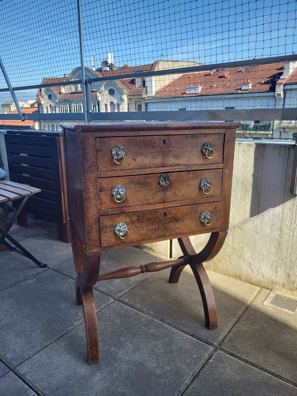 Comodini: Table de chevet restaurée – Usato da Geneve venduto da Mk.i 4