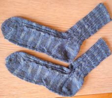Gestrickte Herrensocken  NEU  Grösse 43/44