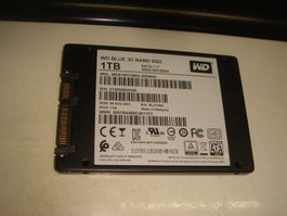 1TB ssd. WD. Wenig stunden. Details siehe Bildern.