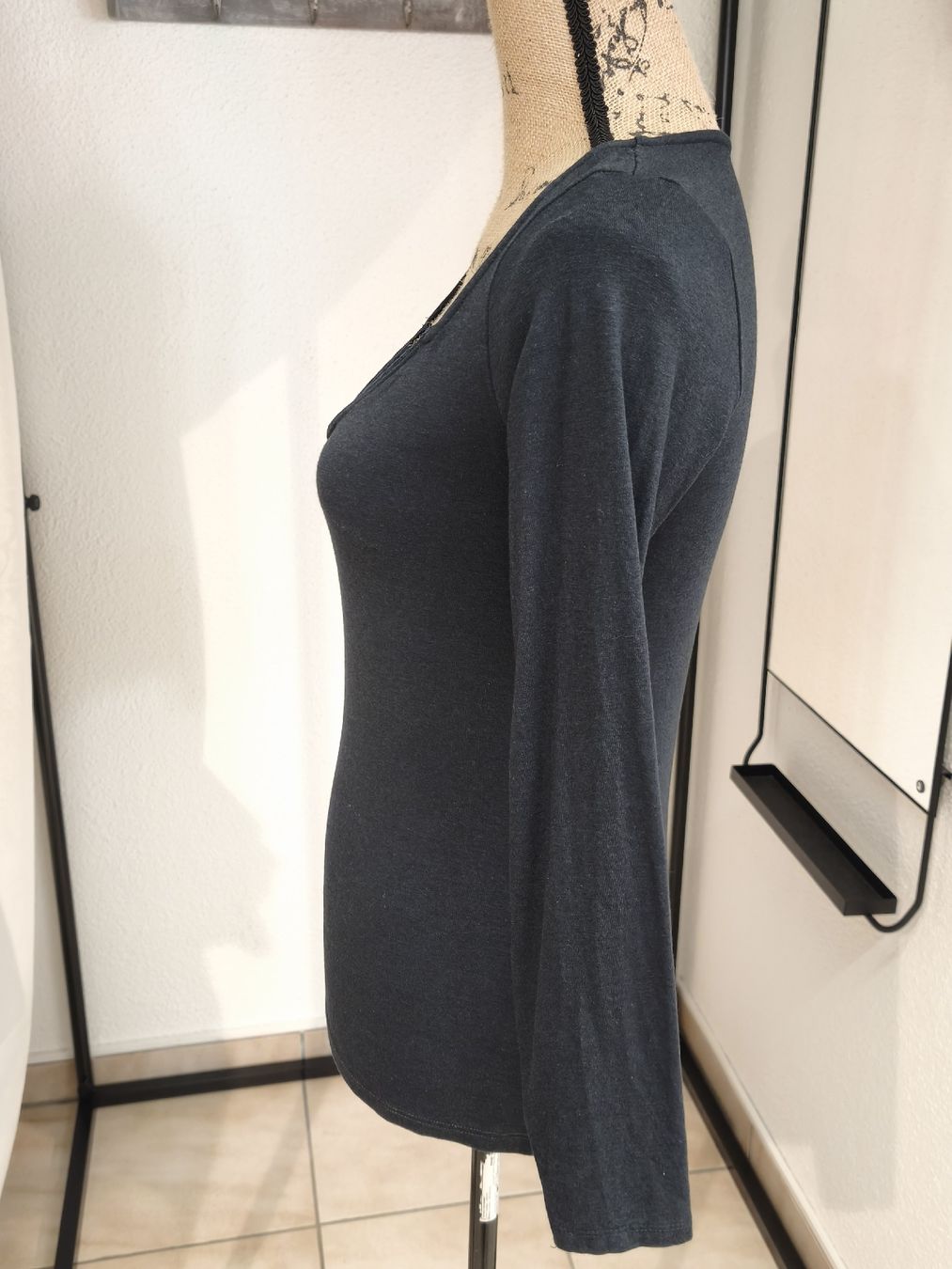 Pullover & Sweatshirts: Langarmshirt Basic by Chicoree schwarz Grösse M – Gebraucht aus Emmetten von SecondhandSiska 1