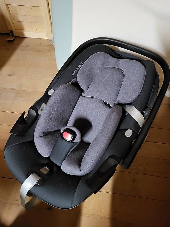 Seggiolini per auto: Maxi Cosi Pebble 360 – Usato da Läufelfingen venduto da jen_dtd8 2