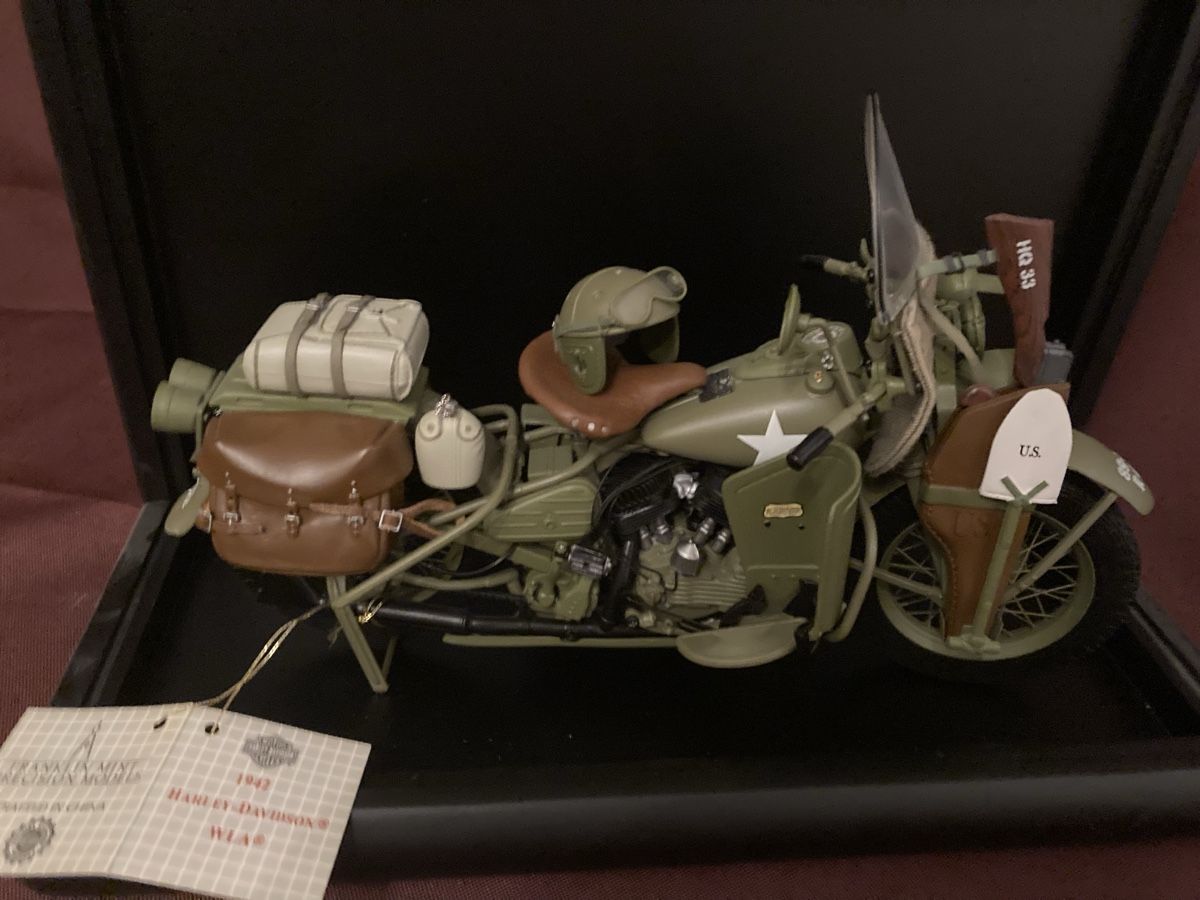 Franklin Mint Kit di modellismo & Modellini statici: Harley-Davidson 1942 Franklin Mint Modell 1:10 US Army – Nuovo (secondo la descrizione) da Brugg AG venduto da Schlumpf1962
