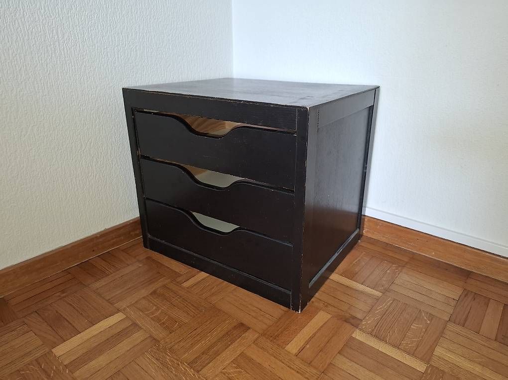 Comodini: Table de nuit – Usato da Lausanne venduto da oli.fauc