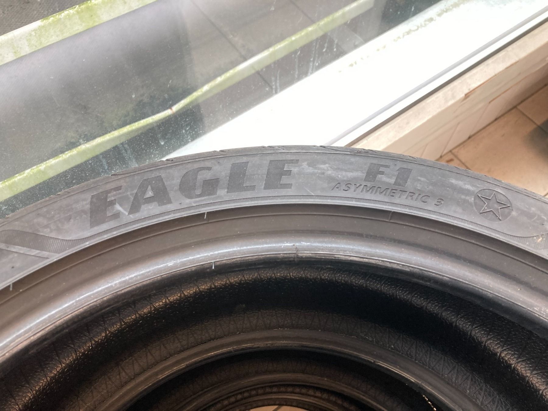Goodyear Pneus & Kompletträder: 225/45R19 Sommerpneus Good Year – Gebraucht aus Cham von WB2223 2