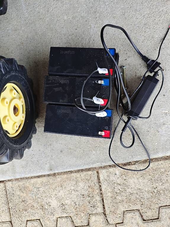 Batterie: 3 x 12 Volt Akkus 36Volt – Usato da Neuenkirch venduto da Metal_666 1
