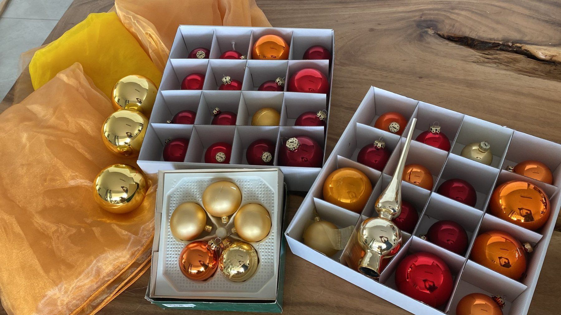 Toutes les décorations: Weihnachtskugeln rot gold orange – D'occasion à Dagmersellen par Arcticsnow2017