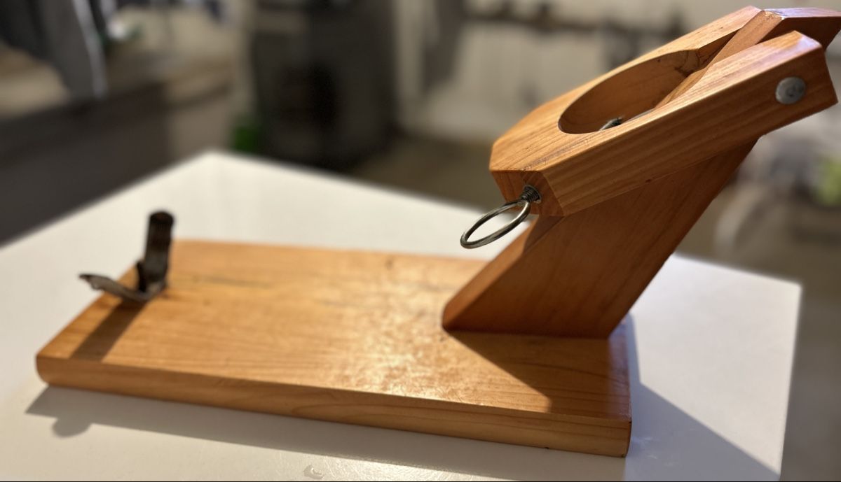Sonstige Dekorationen & Accessoires: Support à Jambon en Bois – Gebraucht aus St-Prex von mar_f6t6