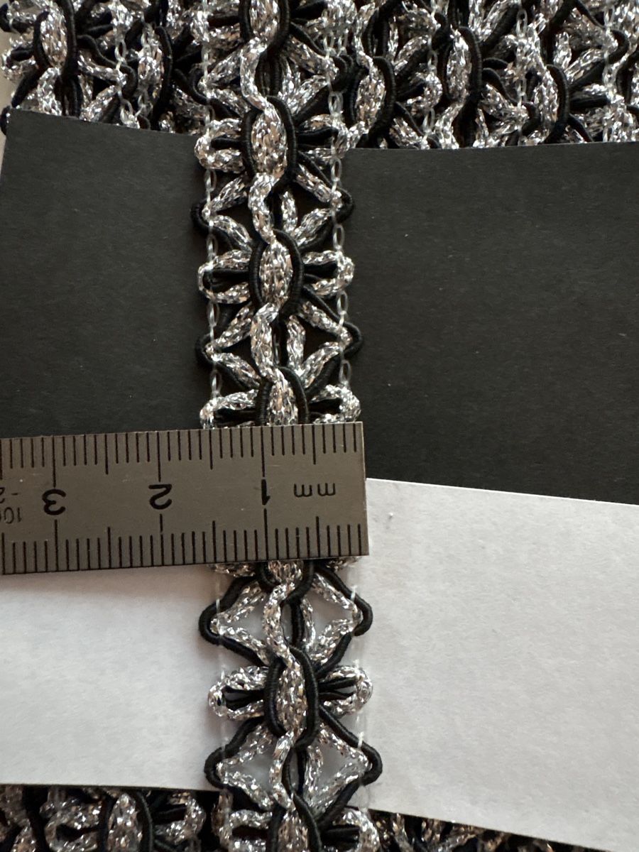 Tessuti: Textilband Bling Bling 570 cm lang – Nuovo (secondo la descrizione) da Rümlang venduto da Sambas19 1