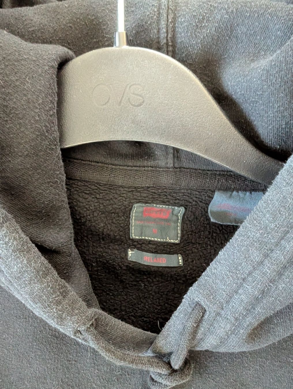 Levi's Maglioni & Felpe: Kapuzenpullover Levi's Grösse M – Usato da St. Gallen venduto da Soundtrue 2