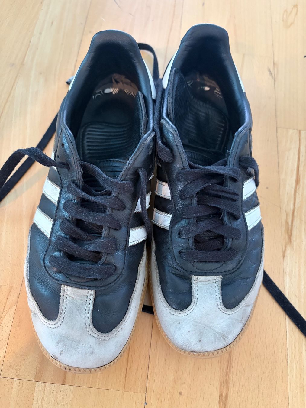 Adidas Chaussures femmes: Adidas Samba Gr.41 1/3 gebraucht – D'occasion à Dübendorf par bar_kn66 1