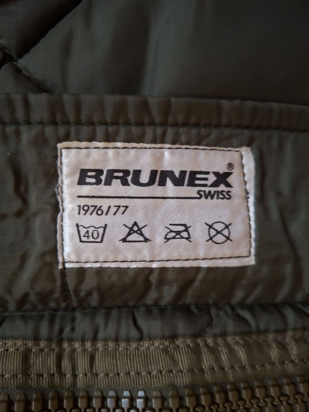 Schlafsäcke: Schweizer Armee Militär Schlafsack  – Gebraucht aus Schwanden Sigrisw von len_9yqg 1