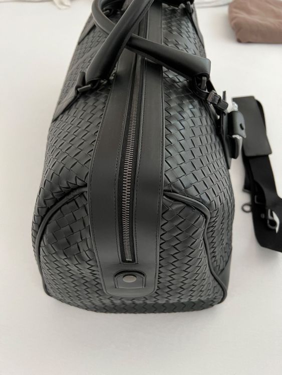 Bottega Veneta Borse: Bottega Veneta Intrecciato Large Duffle Bag in Schwarz – Nuovo e nell'imballaggio originale da Pfäffikon SZ venduto da Redwulf34 5