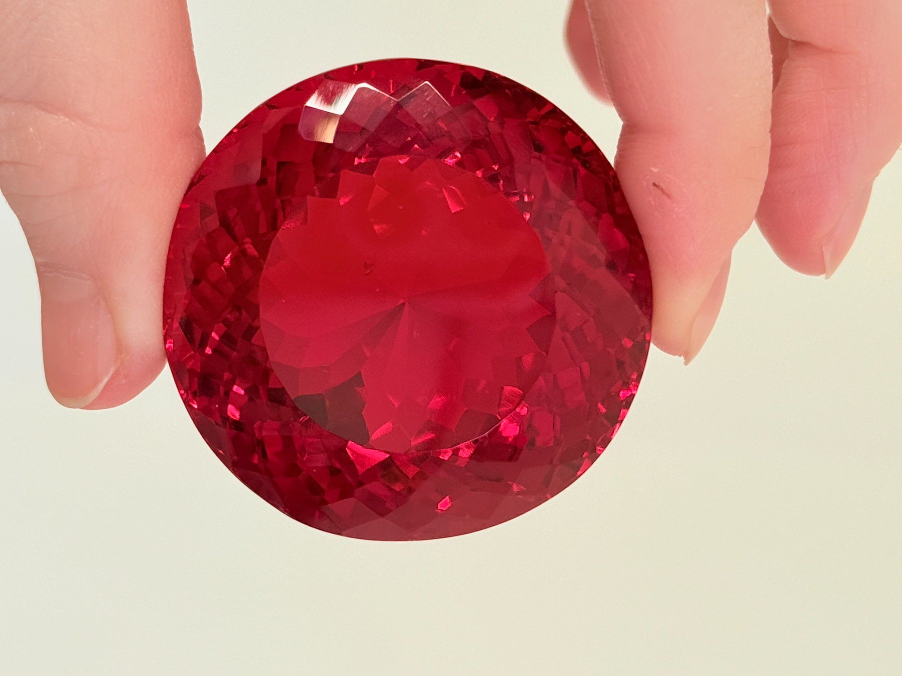 Edelsteine: Certified 432.05 Ct Round Cut Loose Gemstone – Neu und originalverpackt aus Genève von AWWA 1
