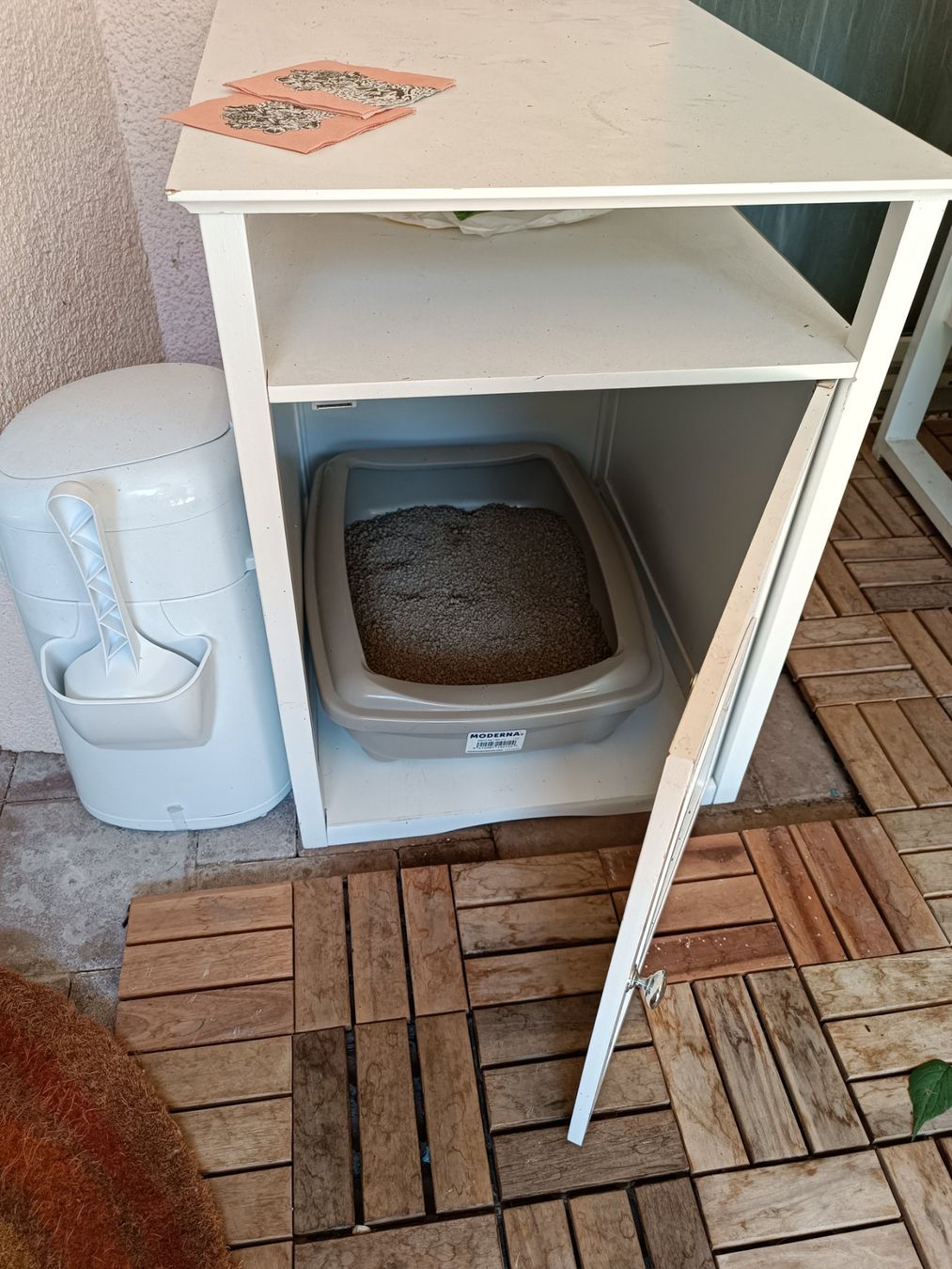 Qualipet WC: Katzentoilettenhaus + neuer Katzenstreu Entsorgungseimer – D'occasion à Binz par julijuli 2