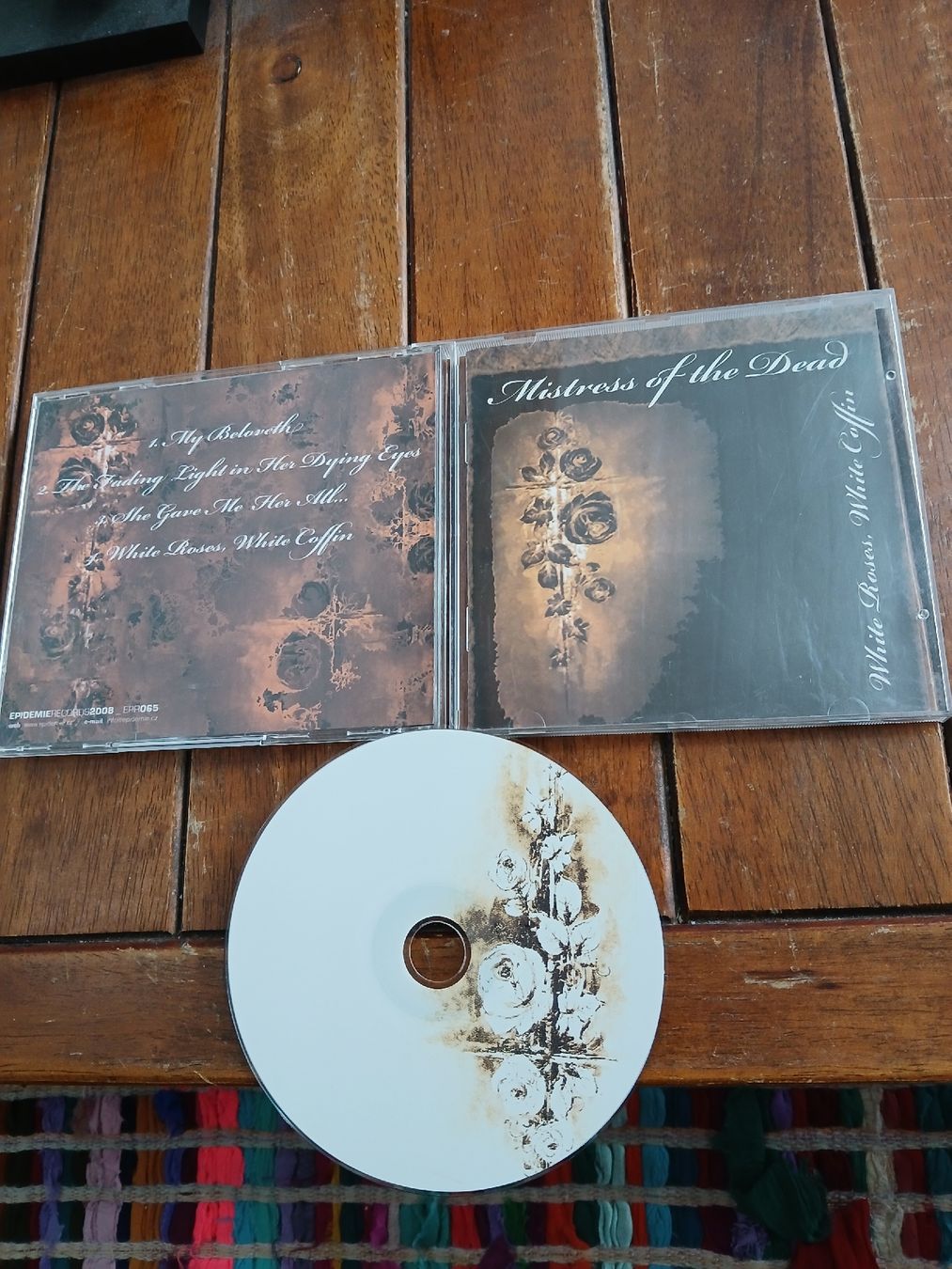 CD: mistress of the dead - White... – Usato da St-Cergue venduto da VeganWarrior