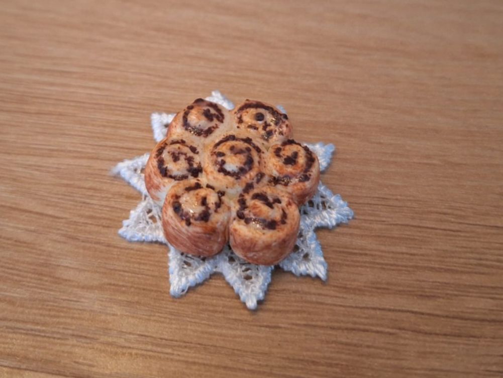 Case e mobili per bambole: Puppenhaus Rosenkuchen – Nuovo (secondo la descrizione) da Zürich venduto da HandmadeTinyFood