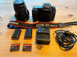 Canon EOS 5D Mark II mit Zubehör