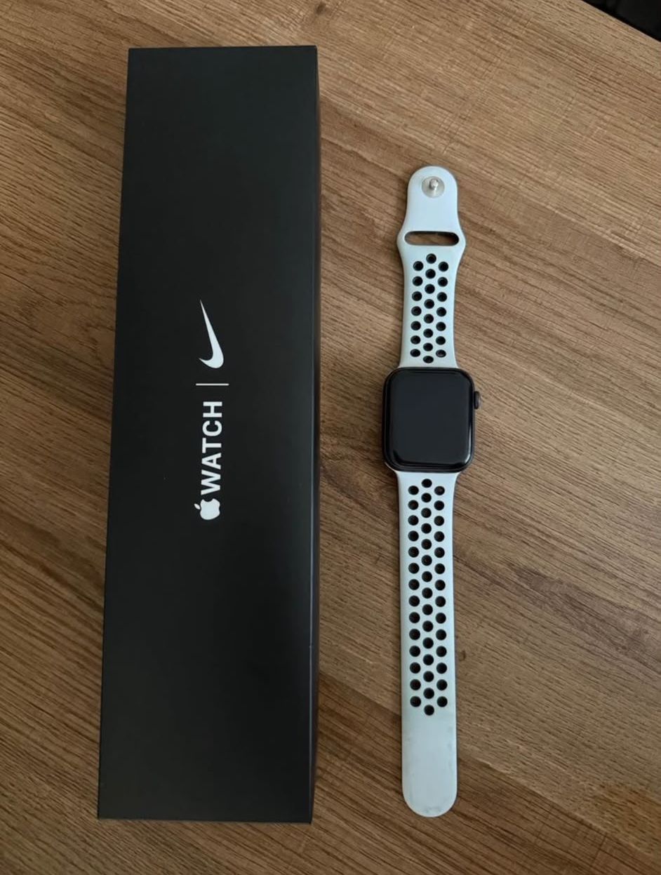 Apple Smartwatch: Apple Watch SE – Usato da Belp venduto da Mojsoski 1