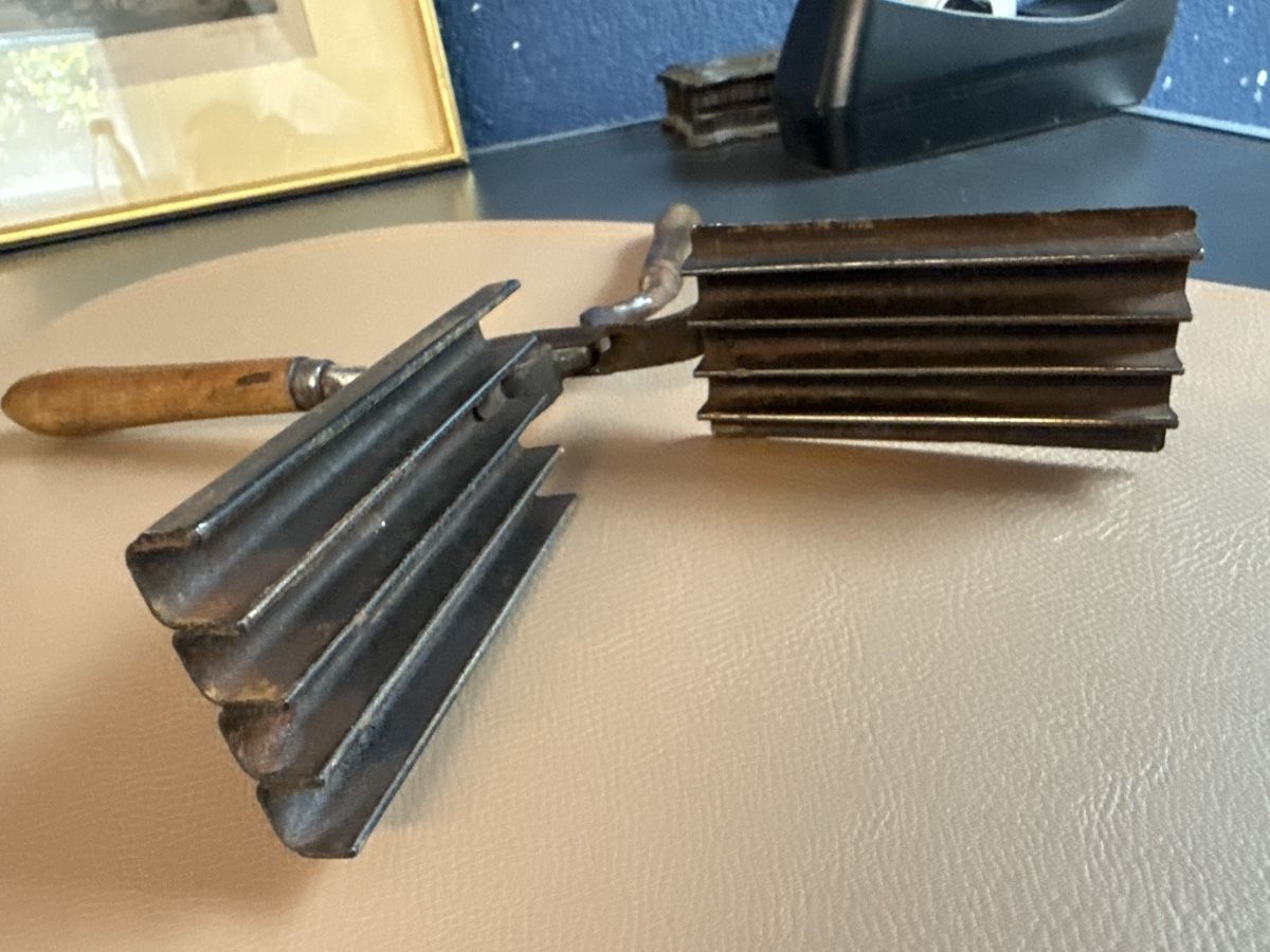 Altro per la cura dei capelli: Ondoliereisen  – Usato da Grenchen venduto da swiss.antiques 2