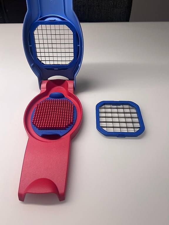 Tupperware Appareils de cuisine: Tupperware Pommes- und Gemüseschneider mit 2 Einsätzen – D'occasion à Reiden par sarinaaaaa23 1