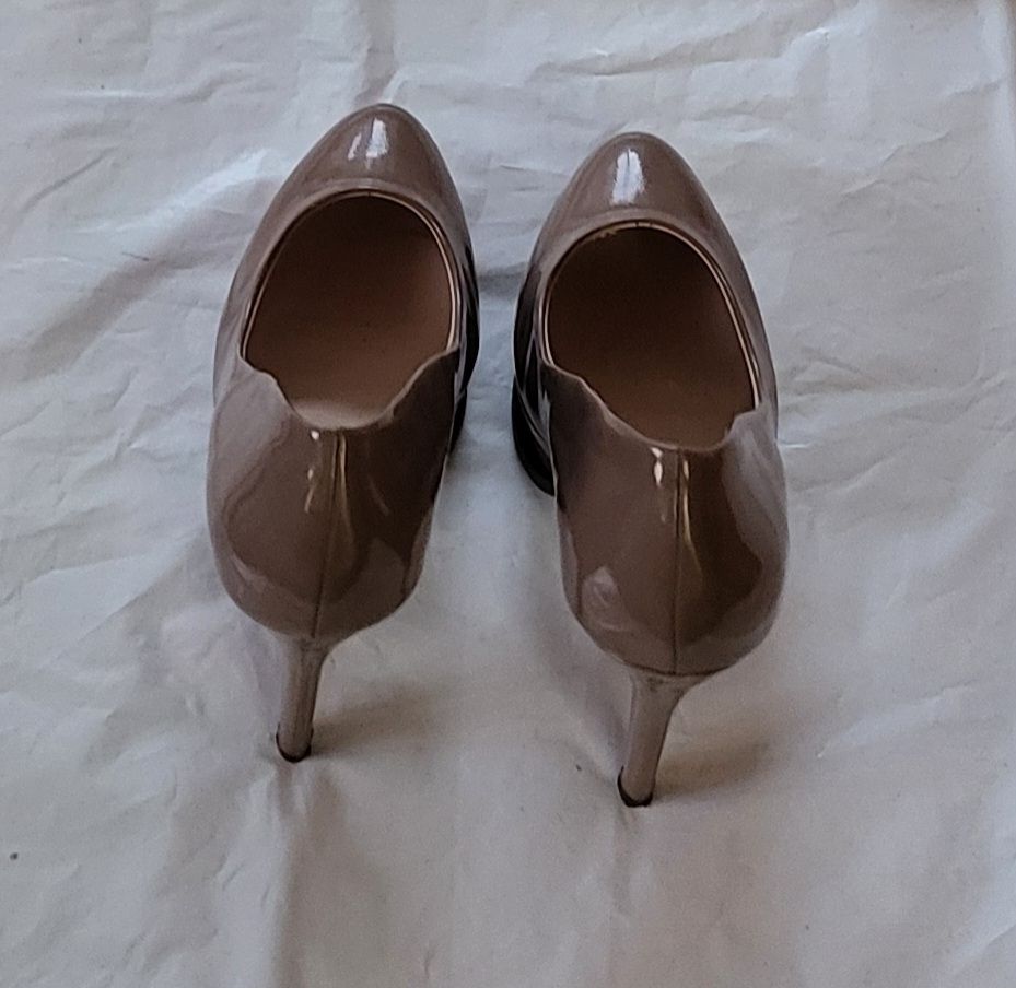 Scarpe da donna: Escarpins compensées  cuir Primadonna Collection taille 40 – Usato da Niedergösgen venduto da Eva2410 2
