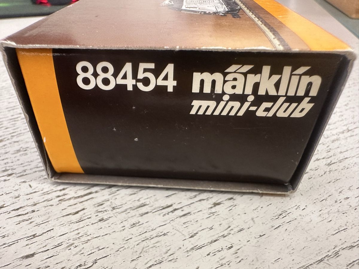Märklin Modellini di ferrovie: Märklin 88454 SBB Re 460 – Usato da Lupsingen venduto da New-Haven 3