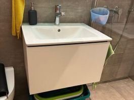 Waschtisch und Waschtischunterbau von Duravit