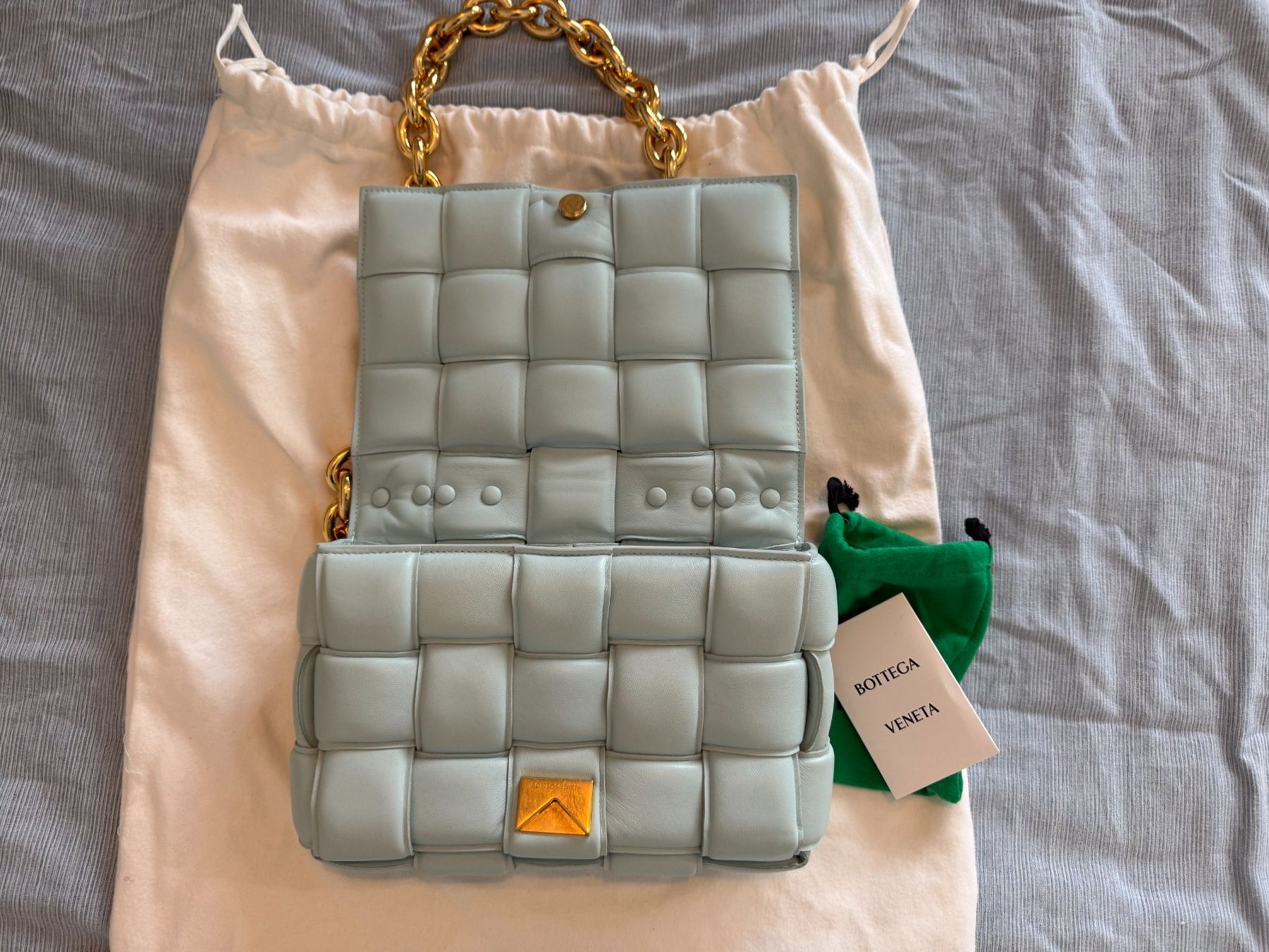 Bottega Veneta Borse da donna: Bottega Veneta Cassette Chain Pouch bleu clair, – Nuovo (secondo la descrizione) da Corsier GE venduto da ana_l9ch 1