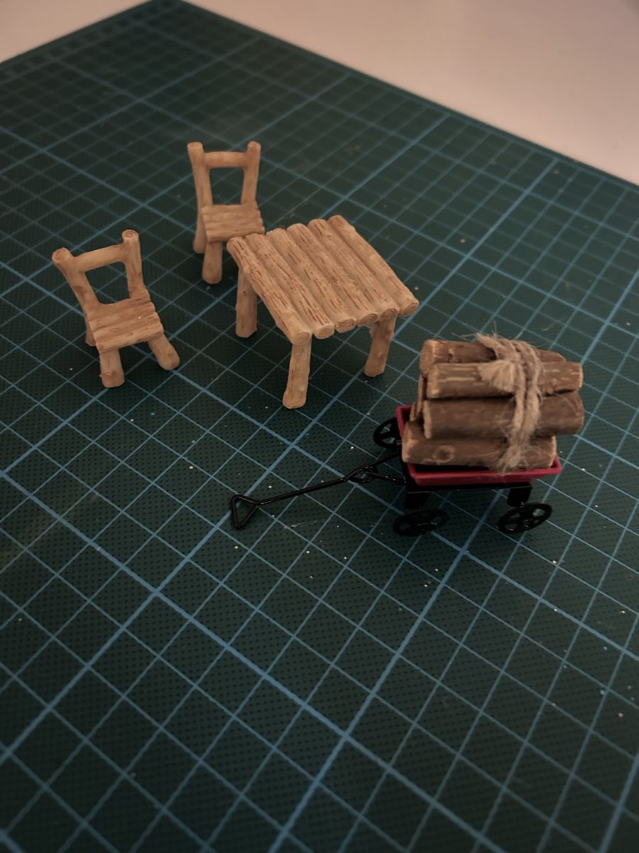 Tutte le decorazioni: Wichtel Tisch, Stühle und Leiterwagen – Nuovo (secondo la descrizione) da Jona venduto da Tidy76