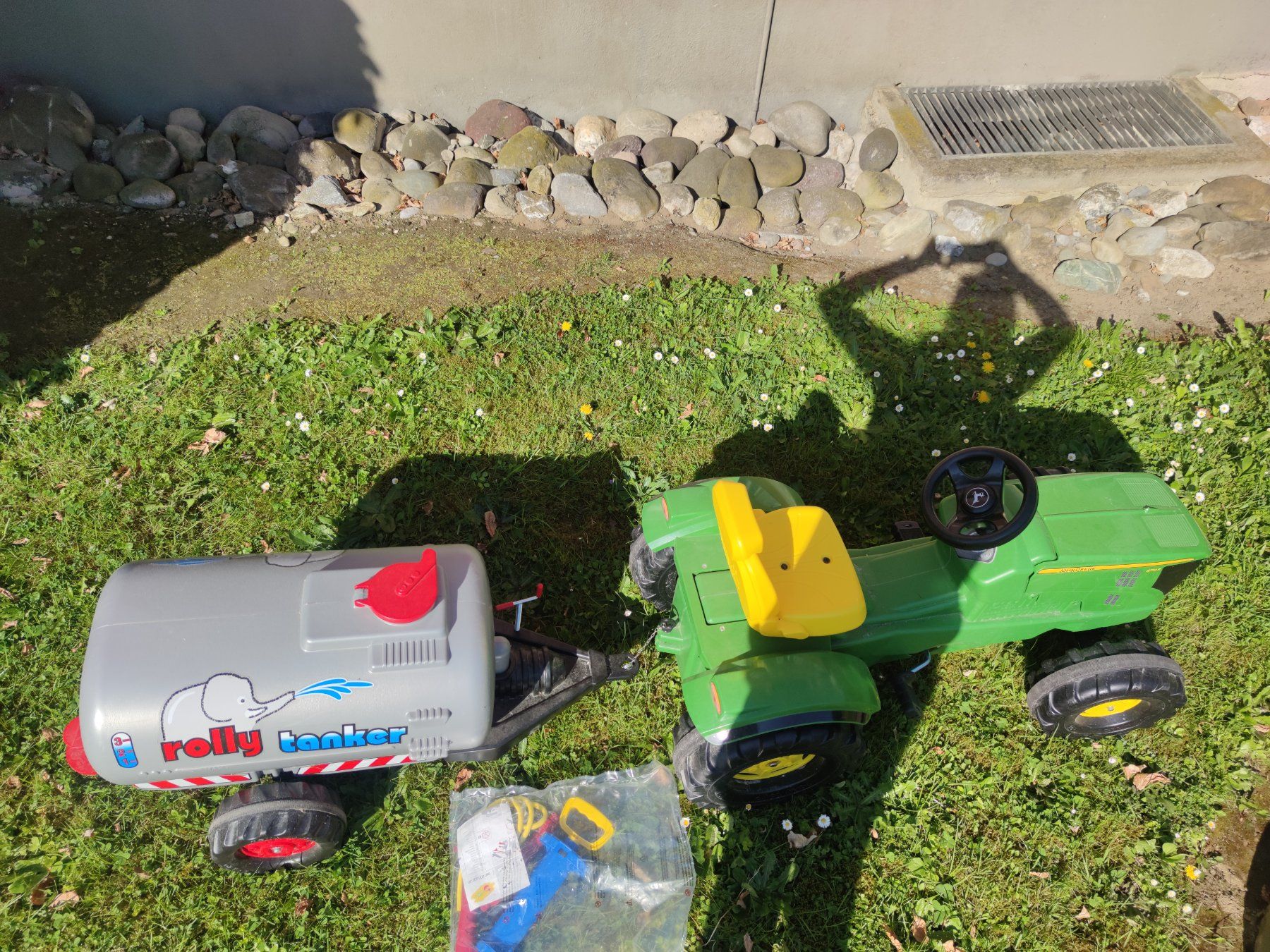 John Deere Veicoli per bambini: John Deere Kinder Traktor Set (Wassertank + Frontlader neu) – Nuovo e nell'imballaggio originale da Zürich venduto da ber_r6hd 1