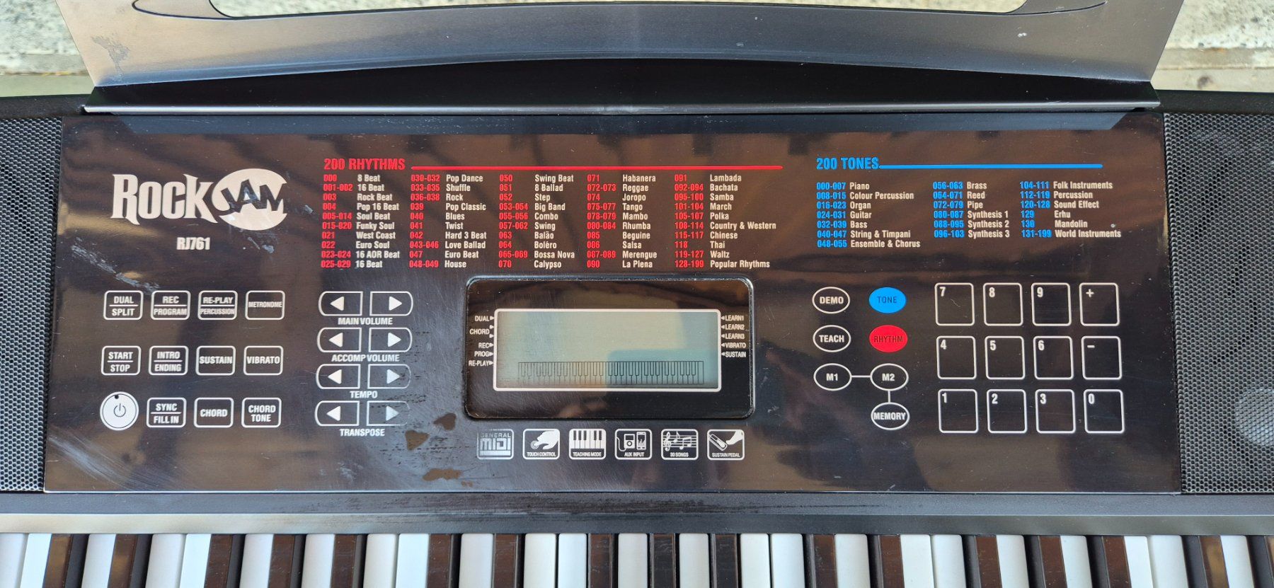 Strumenti musicali: RockJam RJ761 ist ein kompaktes Einsteiger-Keyboard – Usato da Neerach venduto da SilliS 2