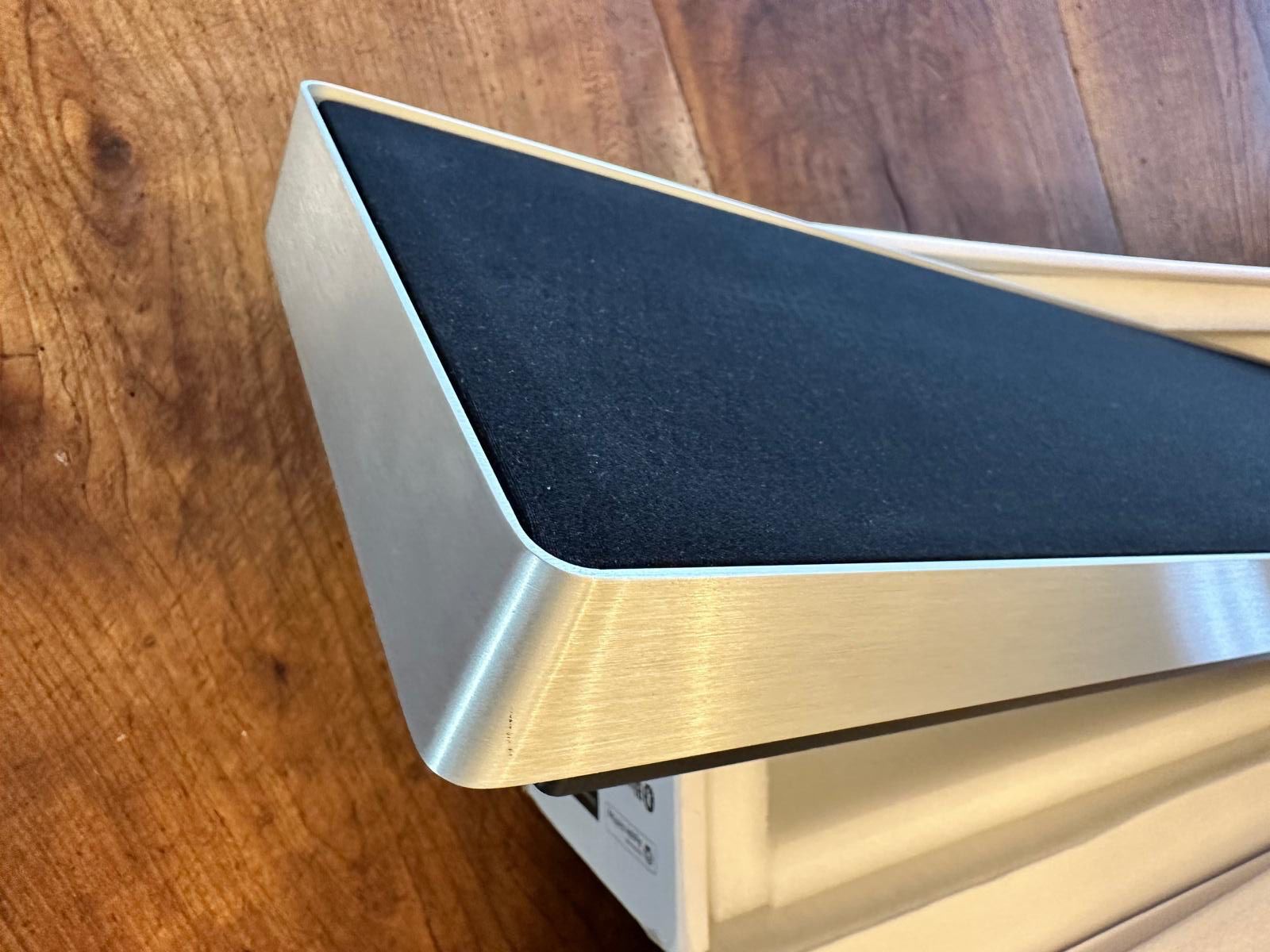 Bang & Olufsen Casse acustiche: Beosound Stage Silver/Black – Nuovo (secondo la descrizione) da Ftan venduto da Titelseite 4