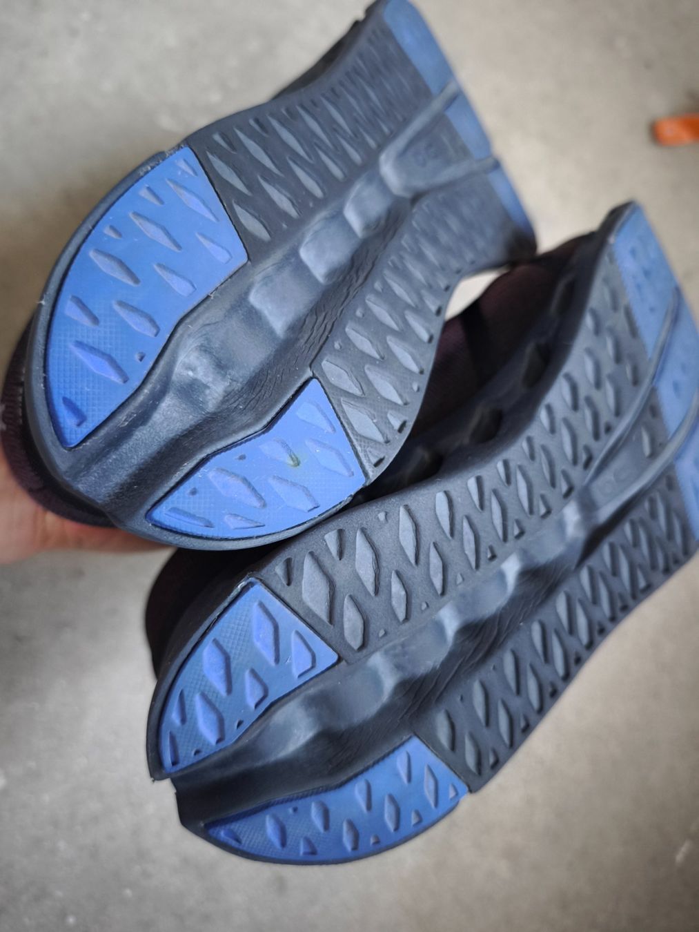 On Herrenschuhe: ON Running Cloudsurfer trainers EU W40.5 – Gebraucht aus Sursee von Re.joy 7