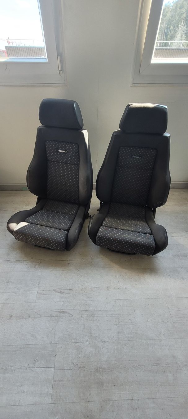 Recaro Toutes les pièces auto: Sièges Recaro – D'occasion à Ecublens VD par Sarmale542