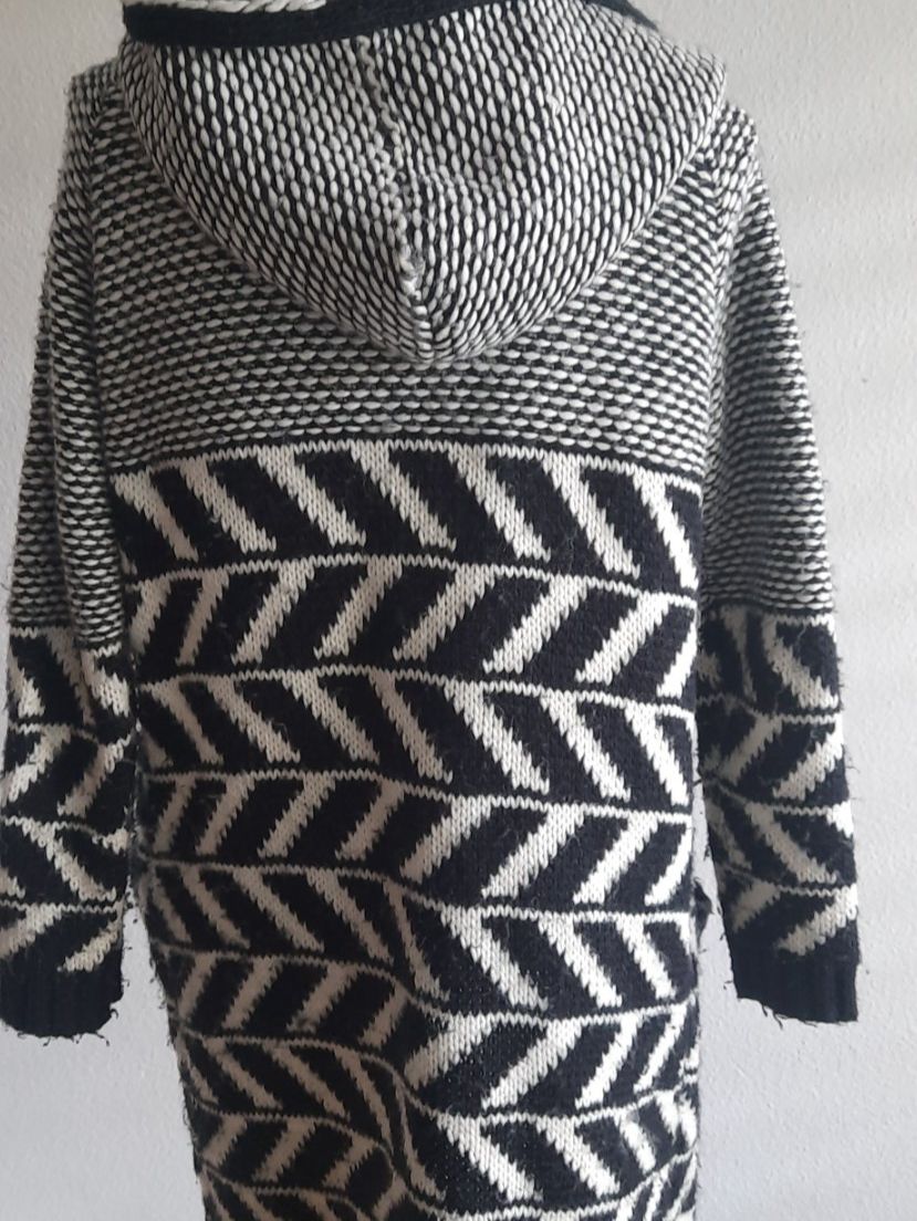 Maglioni & Felpe: Kapuzenpullover roz S/ M Reserved – Usato da Wauwil venduto da Sanczeza 1