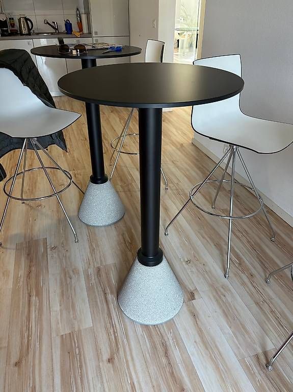 Tavoli: 2 tables hautes marque MAGIS – Usato da Monthey venduto da OlivierBurgener 1