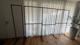 PAMO Design Kleiderstange inkl. 3 Tablaren und Kleiderbügel
