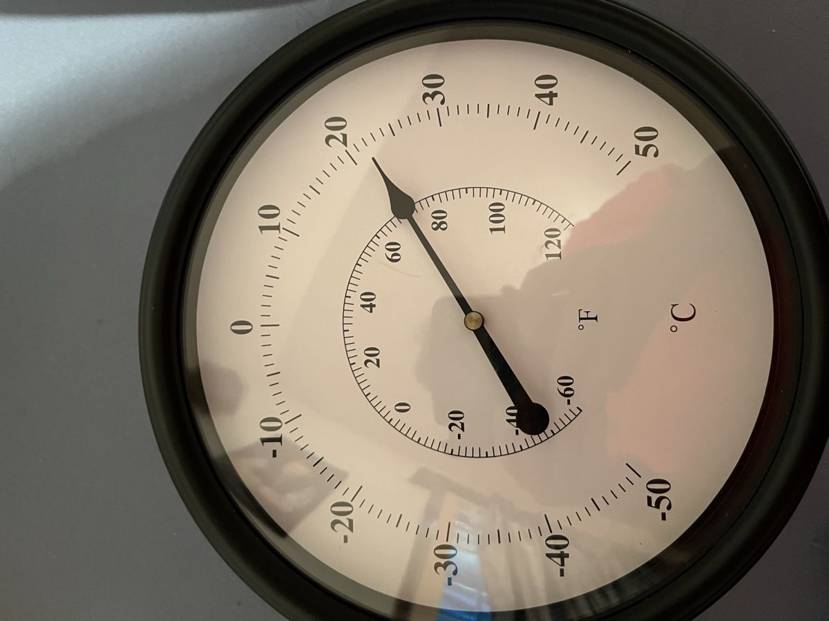 Orologi: Wand Uhr mit Ständer – Nuovo e nell'imballaggio originale da Flaach venduto da wec_2wsx