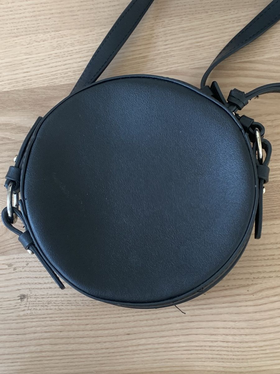 Taschen für Damen: Black round crossbody bag  – Neu (gemäss Beschreibung) aus Zürich von ama_k88c 2