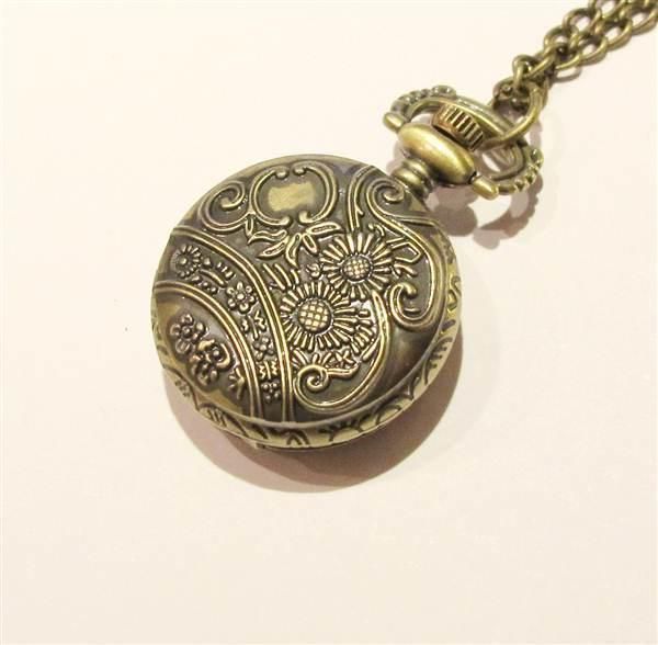 Uhren: Umhänge-Uhr / Umhängeuhr Steampunk – Neu (gemäss Beschreibung) aus Schwanden GL von UHRKNALL 2